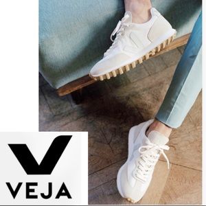 VEJA Rio Branco Low-Top Sneakers